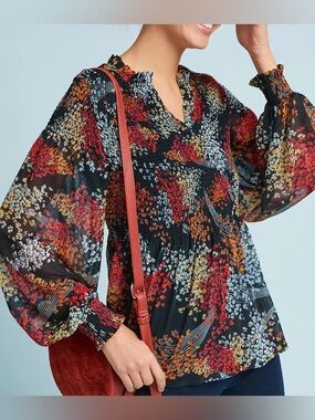Anthropologie Akemi + Kin Adria Smocked Floral Blouse Sz Sm